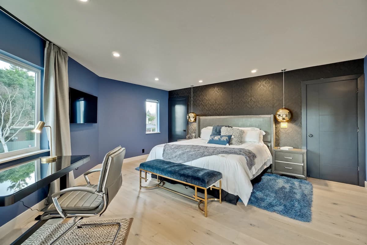 Home in Palo Alto · ★4.96 · 5 bedrooms · 7 beds · 4.5 baths - Image 32
