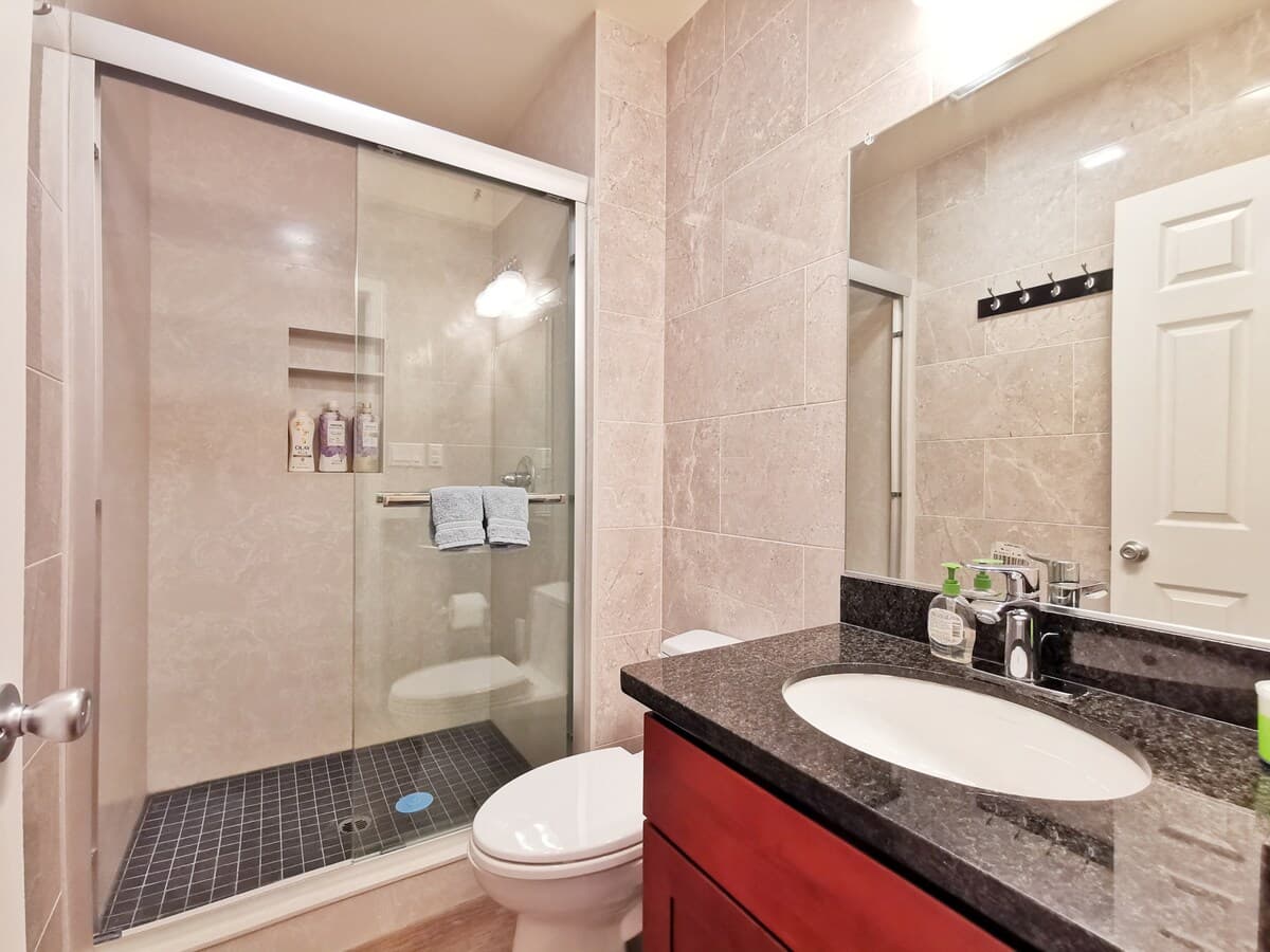 Private Upper Level, 3BR/3BA Near BART - Photo 24