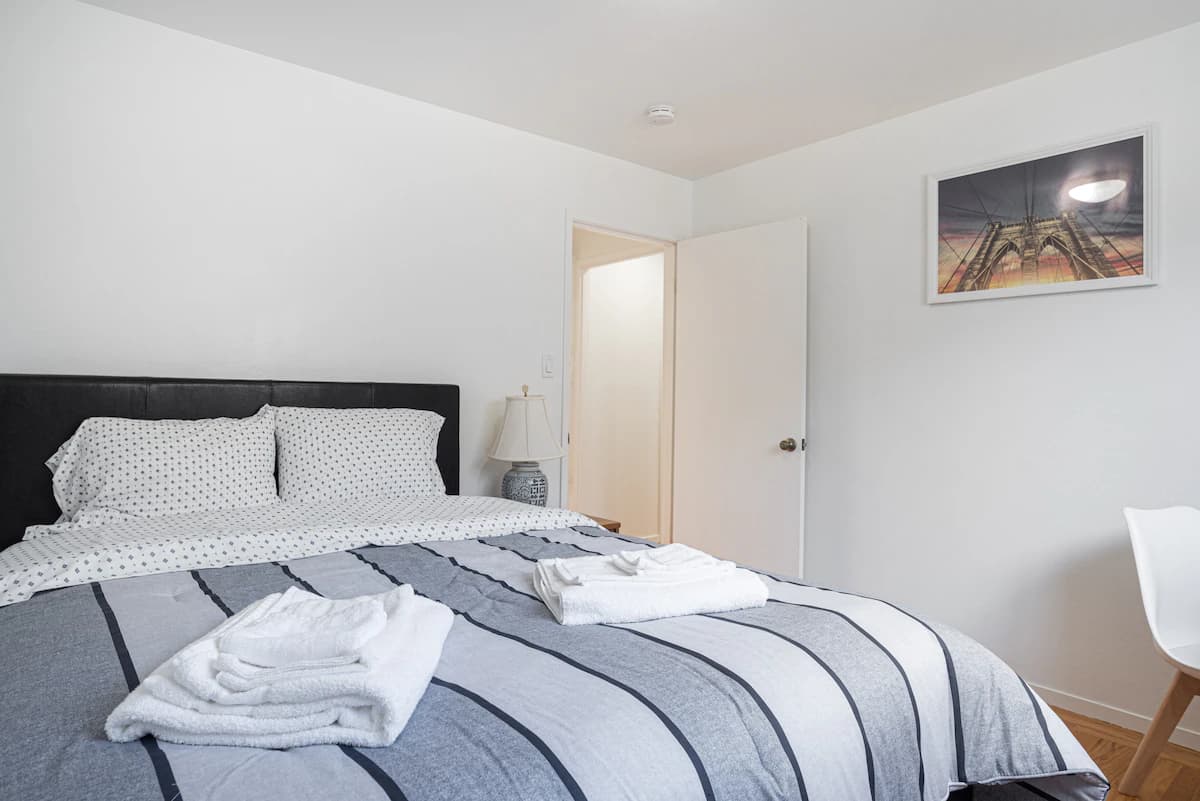 Home in Daly City · ★4.93 · 3 bedrooms · 4 beds · 2 baths - Image 31