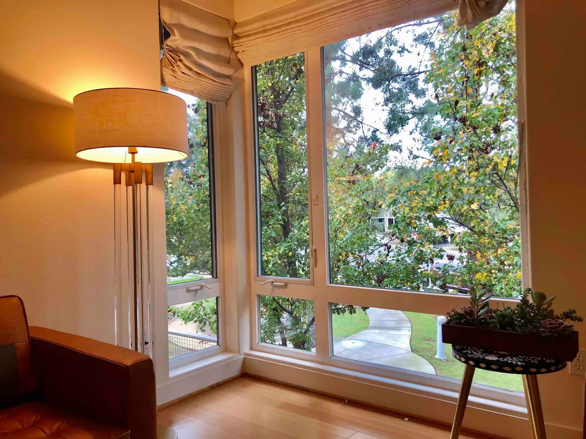 Home in Palo Alto · ★4.98 · 3 bedrooms · 3 beds · 3.5 baths - Image 1