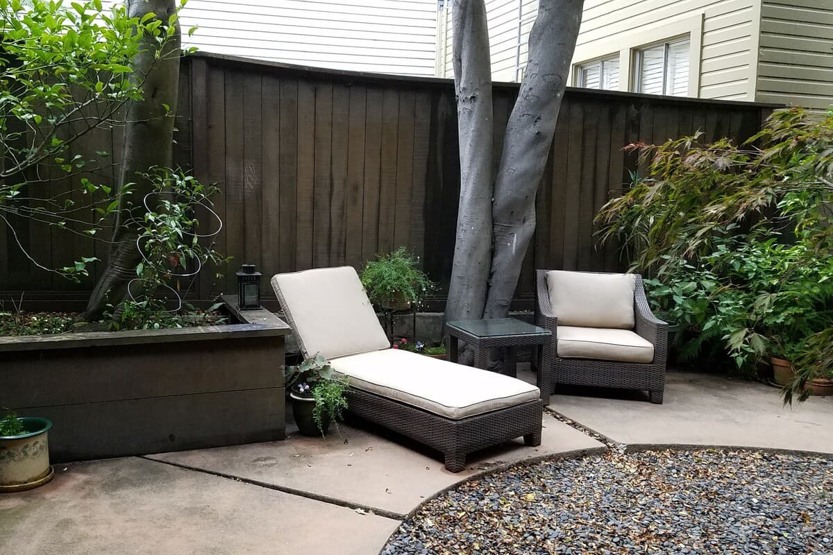 1926 Marina condo, private entrance, garden view - Photo 43