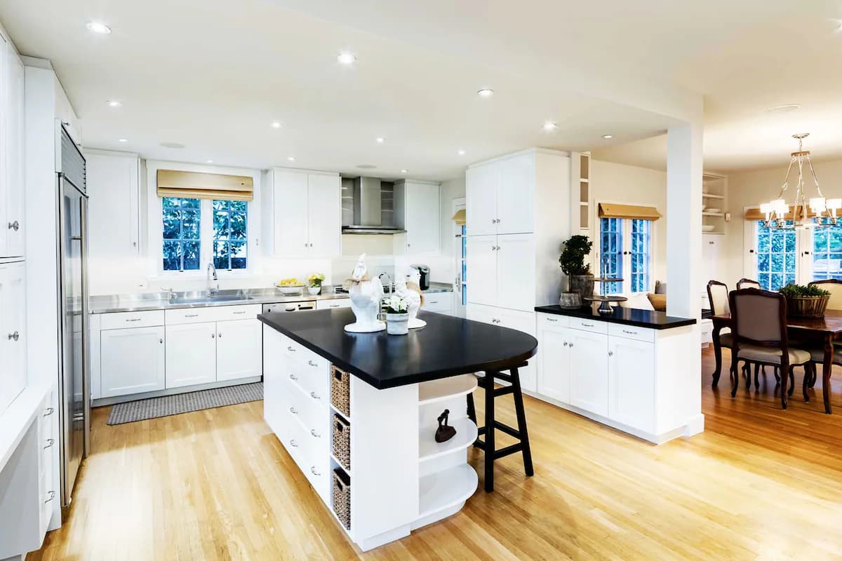 Home in Palo Alto · ★5.0 · 4 bedrooms · 4 beds · 3 baths - Image 6