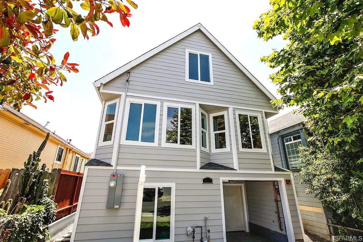 Home in Daly City · ★4.88 · 8 bedrooms · 16 beds · 5 baths - Image 33