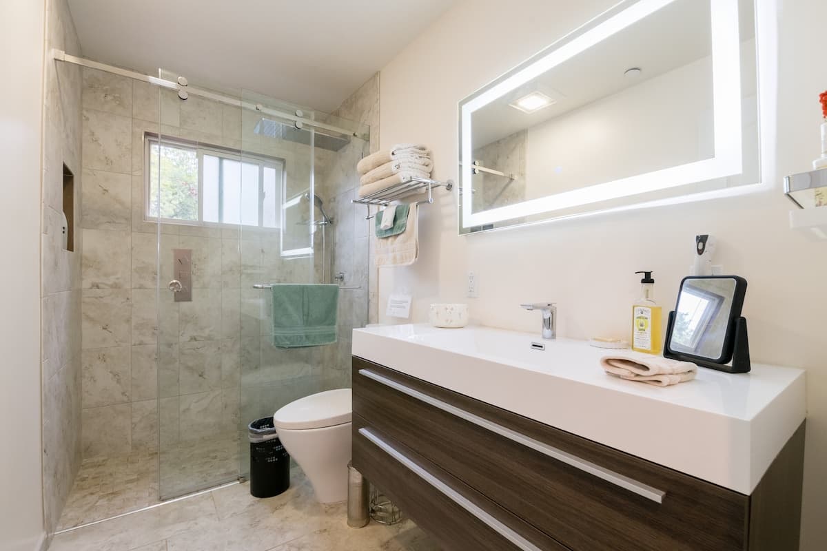 Guesthouse in Menlo Park · ★4.93 · 1 bedroom · 1 bed · 1 bath - Image 34