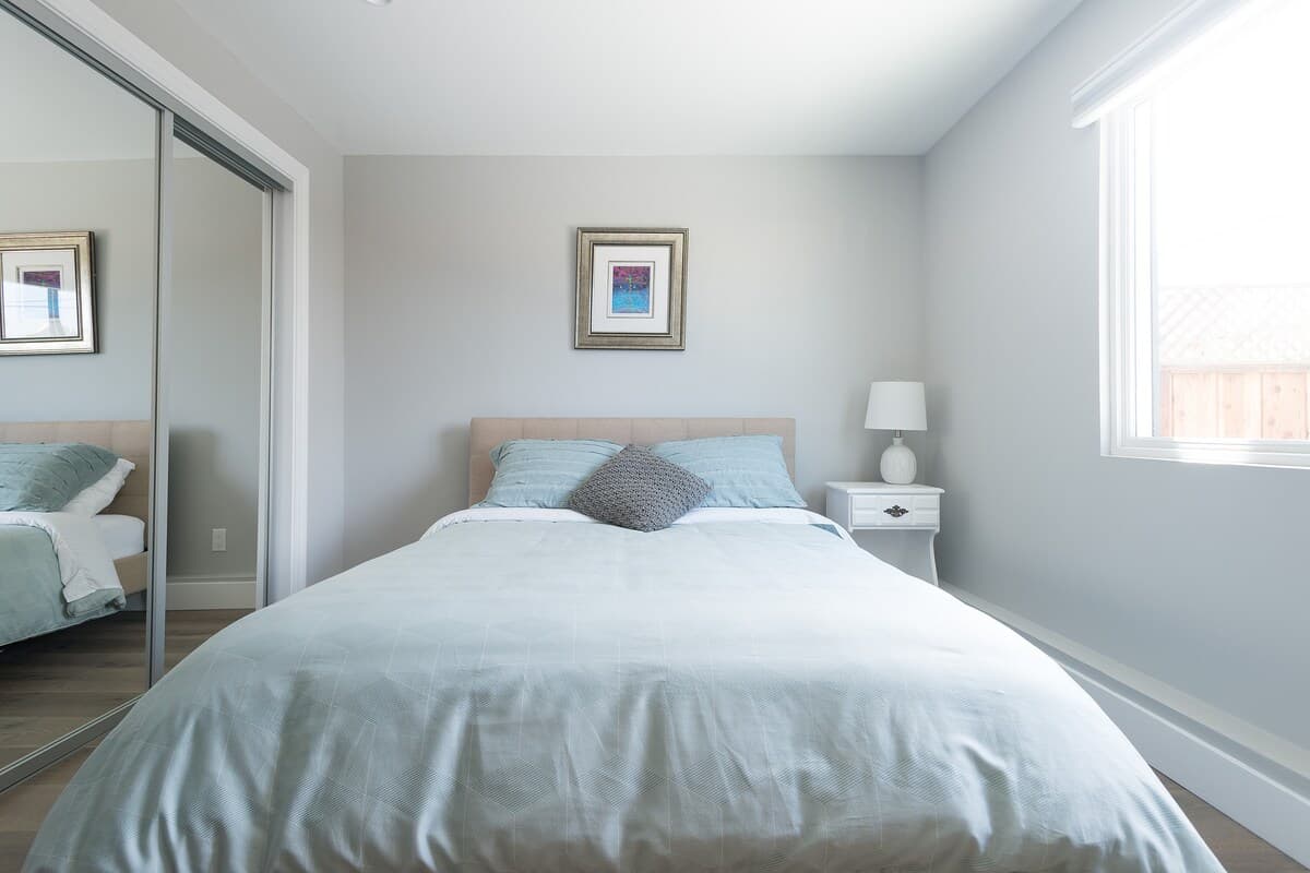 Clean & Private Family Guest Suite near the Beach - Photo 10