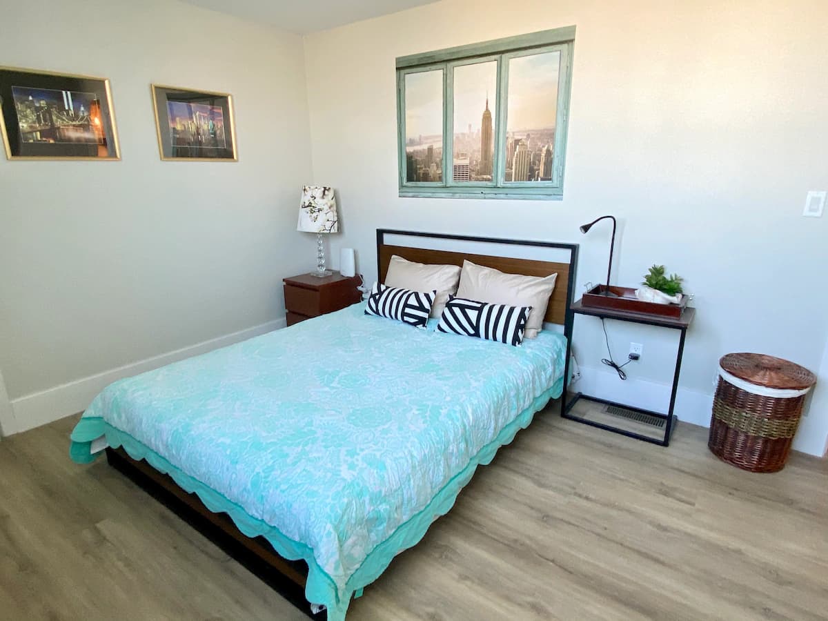 Home in Daly City · ★4.88 · 5 bedrooms · 8 beds · 2 baths - Image 28