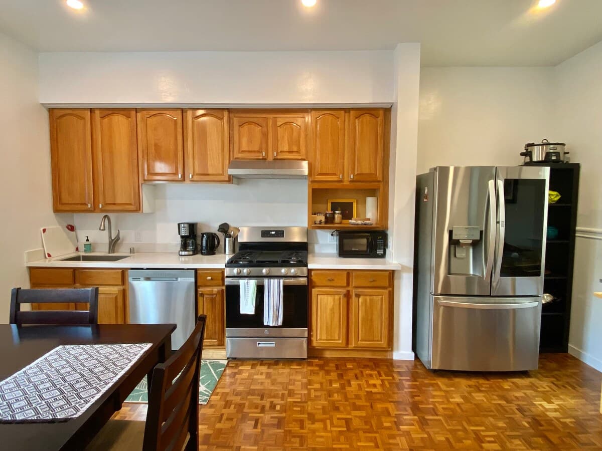 Sunny, Spacious 3 Bedroom Edwardian in the Mission - Photo 6