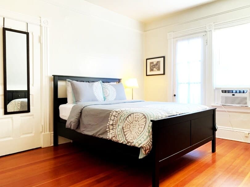 Freshly Updated Palo Alto Home with Veranda - Photo 2