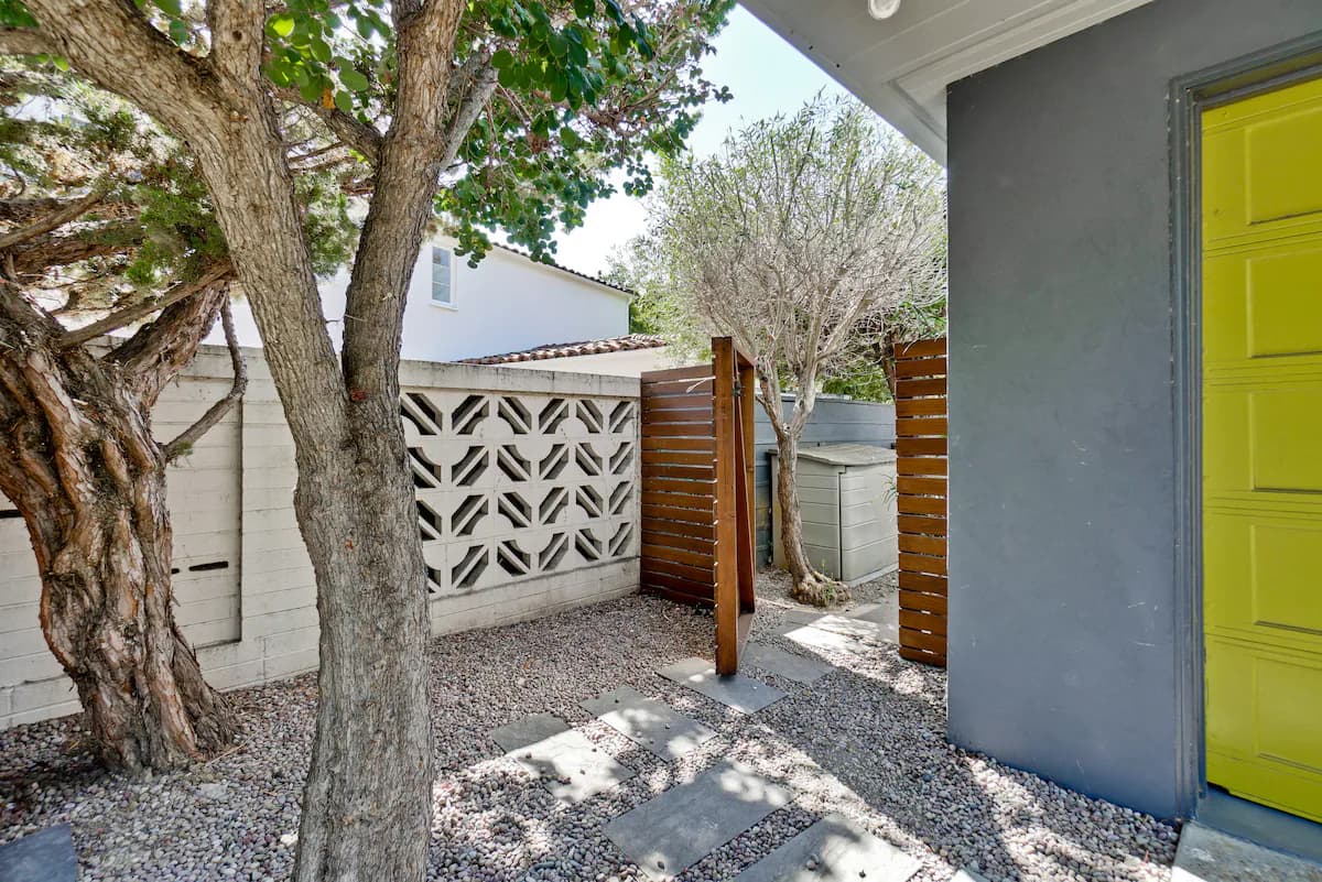 Guesthouse in Palo Alto · ★4.96 · 2 bedrooms · 3 beds · 1 bath - Image 27