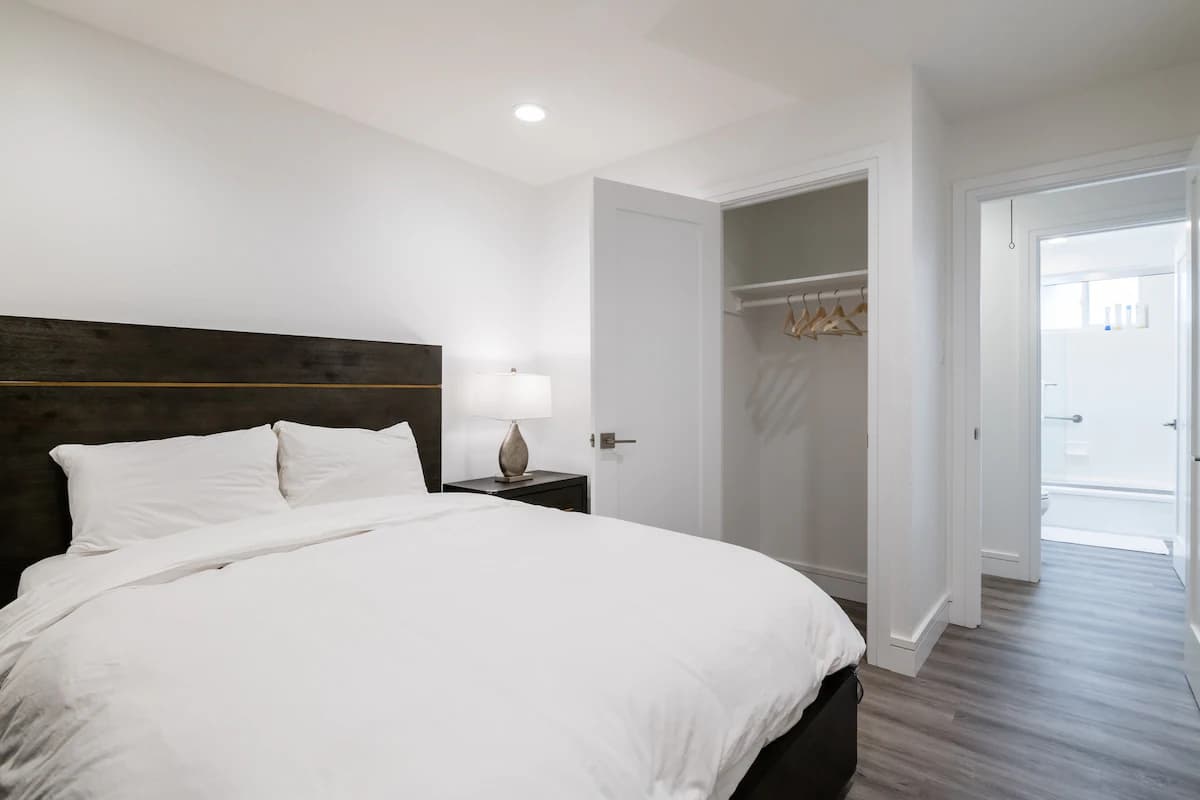 Home in East Palo Alto · ★4.88 · 3 bedrooms · 3 beds · 1.5 baths - Image 36
