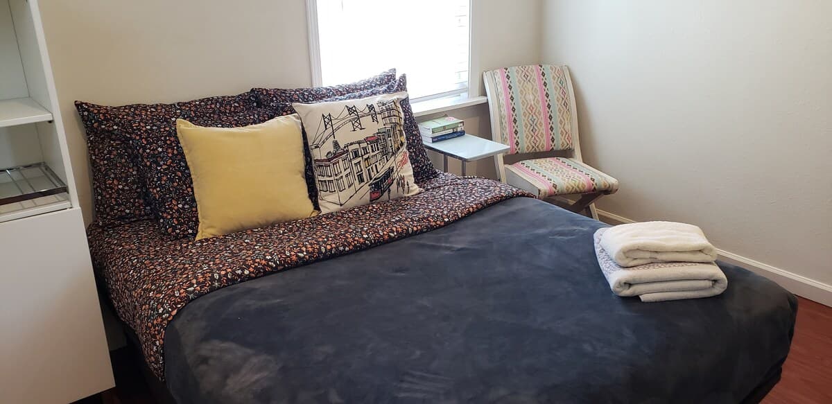 Guesthouse in Redwood City · ★4.57 · 2 bedrooms · 4 beds · 1 bath - Image 11
