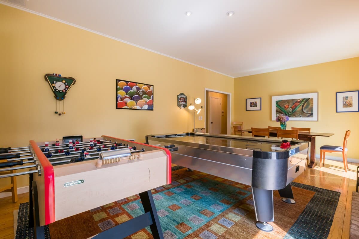 Home in Menlo Park · ★4.91 · 4 bedrooms · 5 beds · 2.5 baths - Image 6