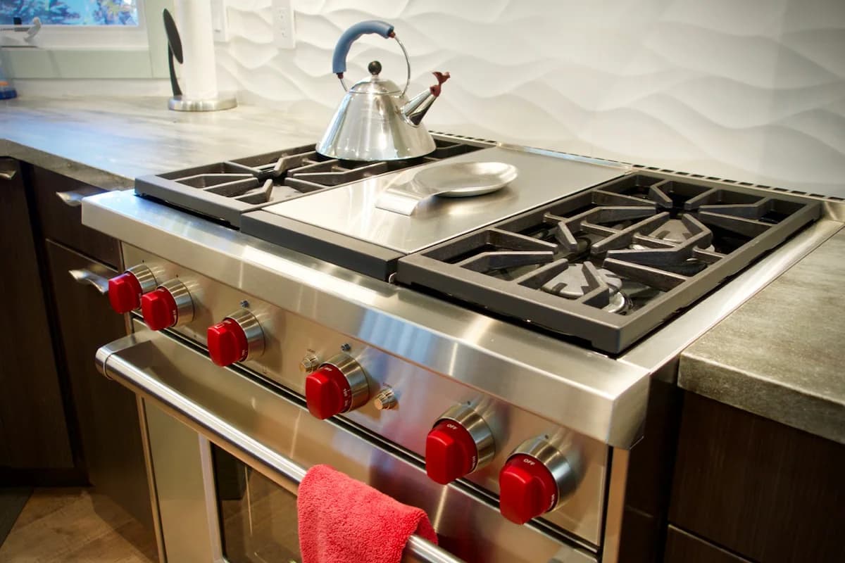 Home in Palo Alto · ★4.95 · 3 bedrooms · 3 beds · 3 baths - Image 8