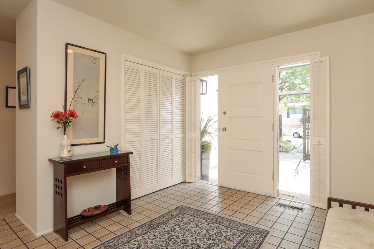 Home in Menlo Park · ★4.96 · 2 bedrooms · 2 beds · 2 baths - Image 25