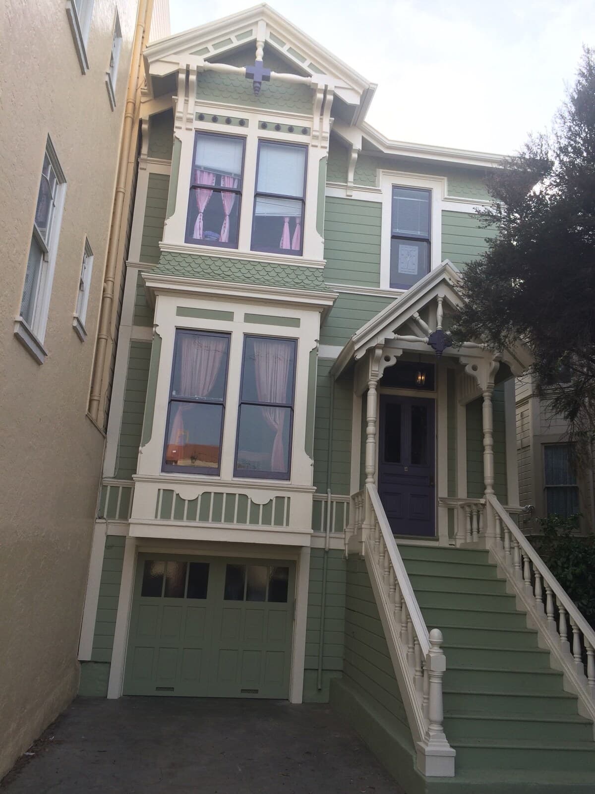 Victorian Home with Huge Yard, Cat Care Required - Photo 54