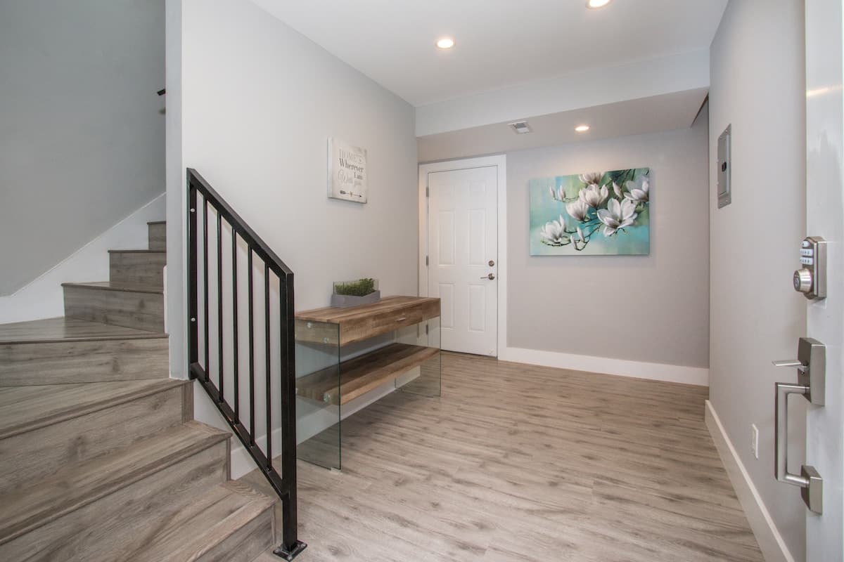 Home in Daly City · ★4.88 · 8 bedrooms · 16 beds · 5 baths - Image 36