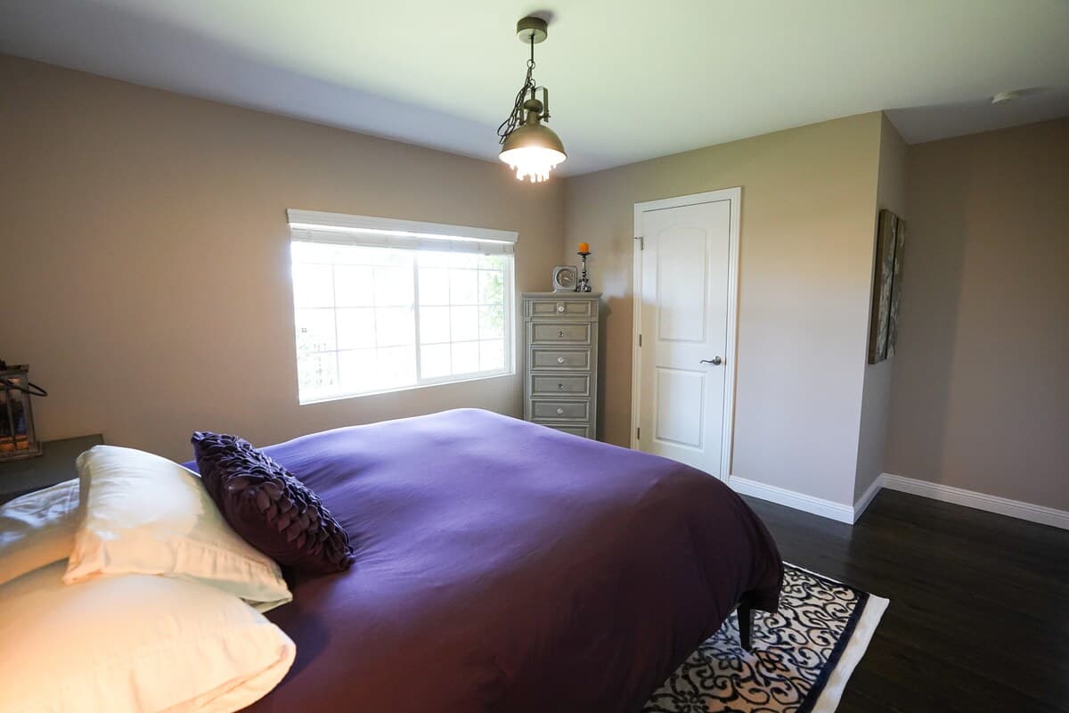 Home in Redwood City · ★4.8 · 3 bedrooms · 4 beds · 2 baths - Image 11