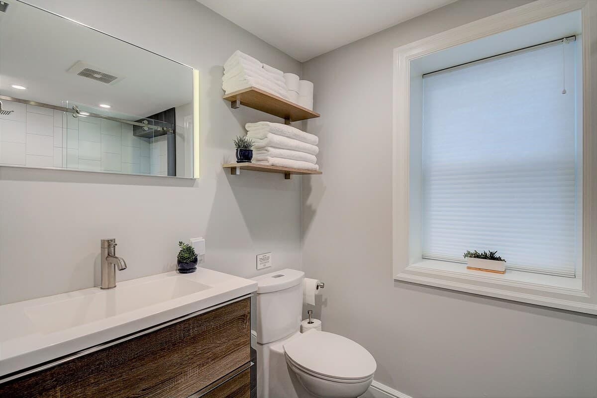 Two Bedroom SF Suite with Private Entrance - Image 15
