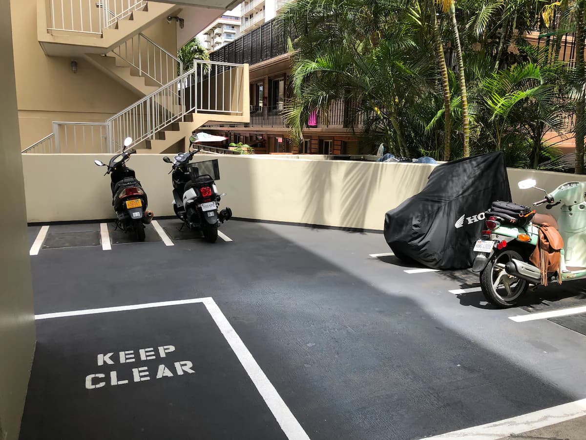 Condo in Honolulu · ★4.86 · Studio · 1 bed · 1 bath - Image 19