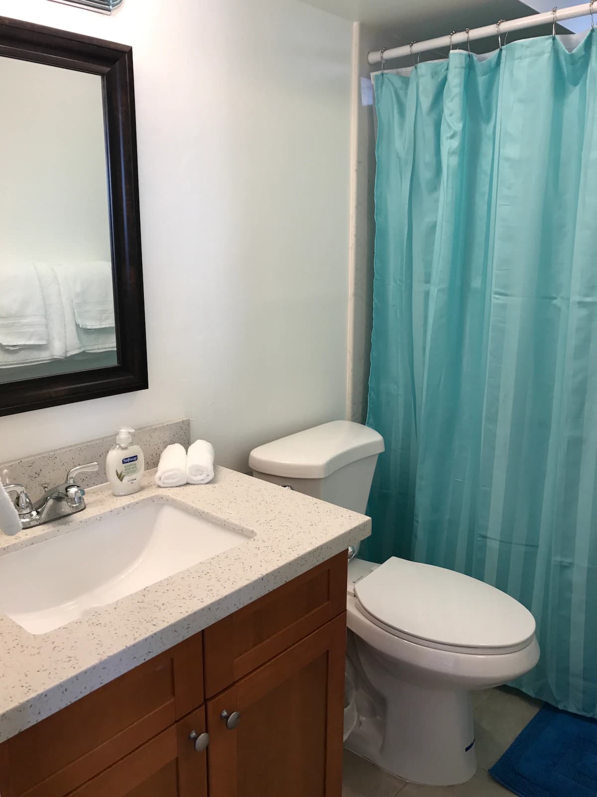Lovely & Clean Unit | Minutes to Waikiki Beach - Image 8