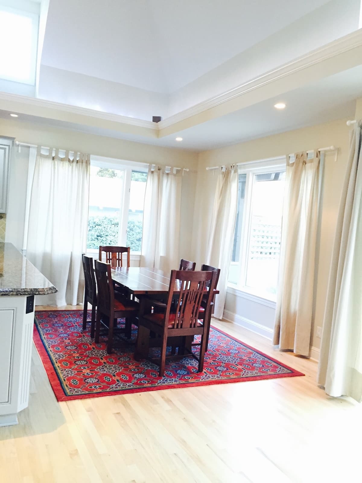 Home in Menlo Park · ★4.84 · 5 bedrooms · 6 beds · 4.5 baths - Image 6