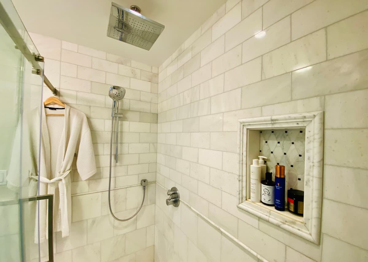 Home in San Francisco · ★4.88 · 3 bedrooms · 3 beds · 3 baths - Image 11