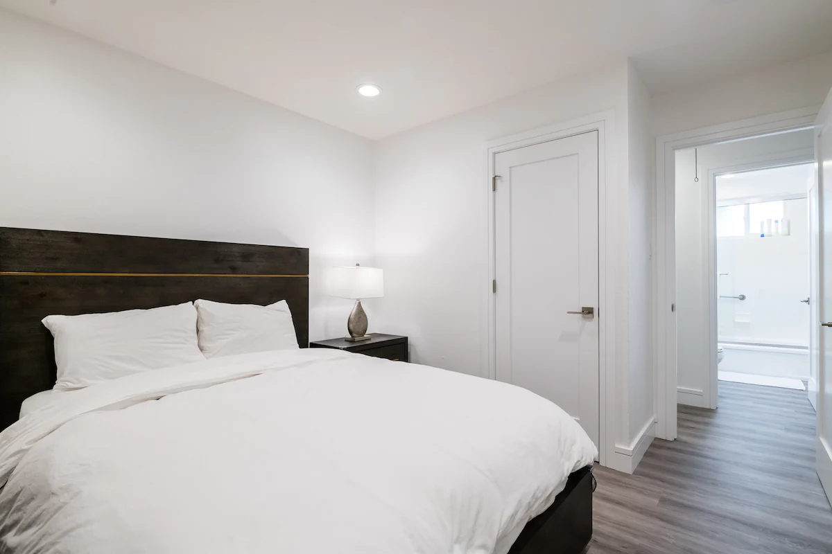 Home in East Palo Alto · ★4.88 · 3 bedrooms · 3 beds · 1.5 baths - Image 37