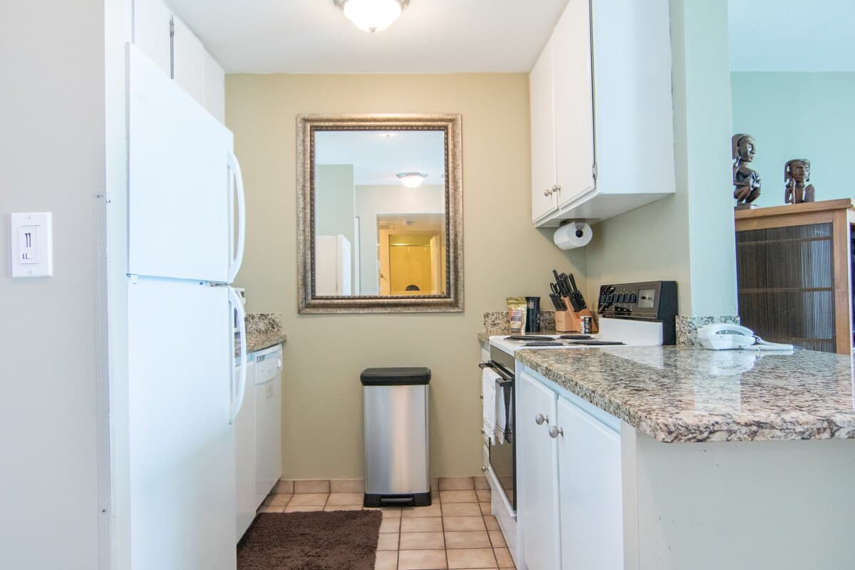 Condo in Kailua-Kona · ★4.47 · 1 bedroom · 2 beds · 1 private bath - Image 6