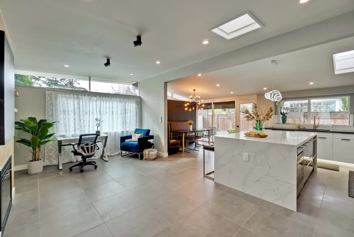 Home in Palo Alto · ★4.96 · 5 bedrooms · 7 beds · 4.5 baths - Image 17