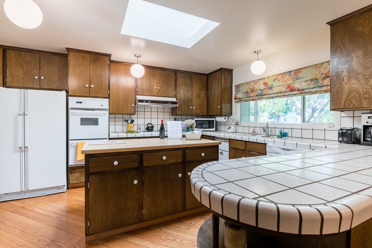 Home in Menlo Park · ★4.91 · 4 bedrooms · 5 beds · 2.5 baths - Image 11