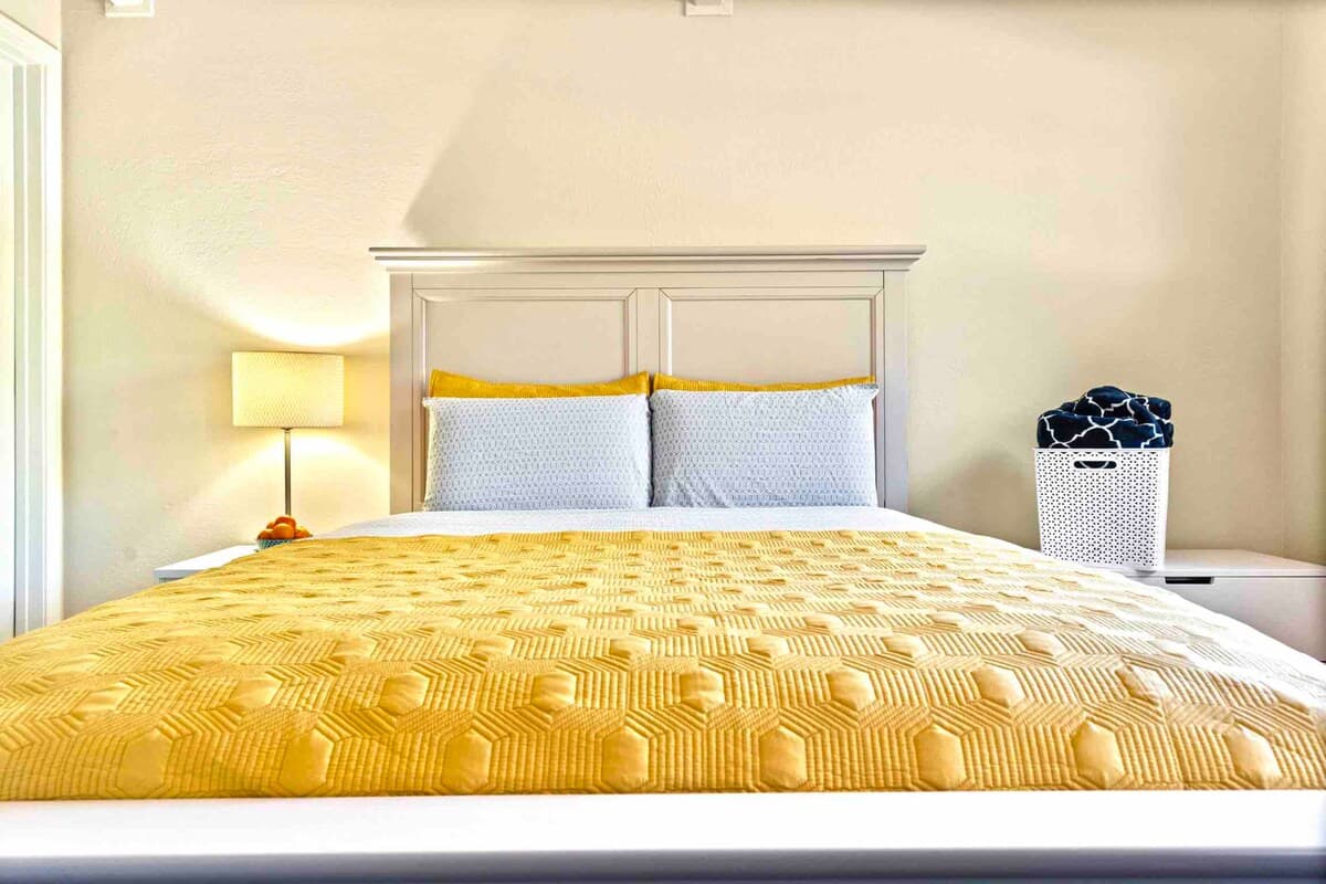 Home in Menlo Park · ★4.81 · 4 bedrooms · 7 beds · 2 baths - Image 12