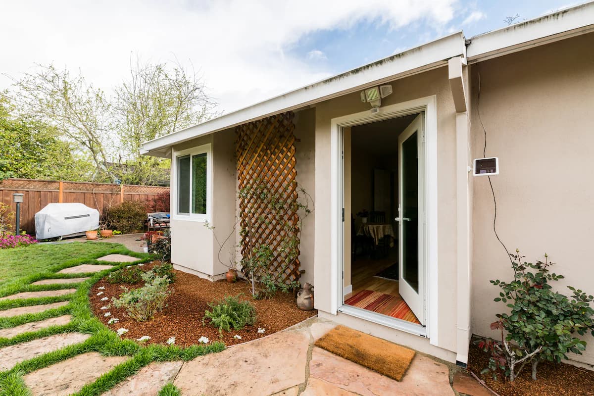 Charming guest unit in picturesque Palo Alto - Image 31