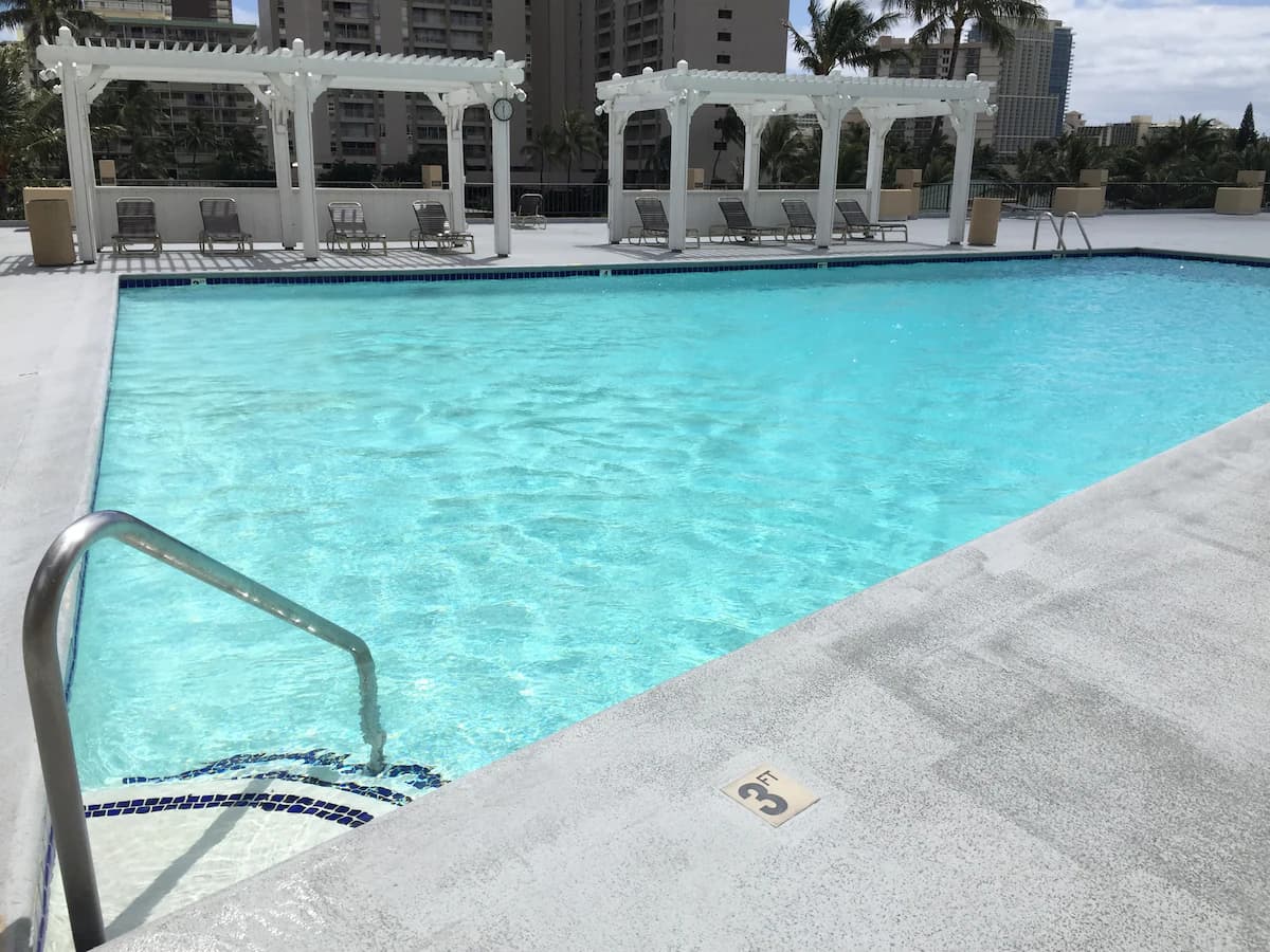 Condo in Honolulu · ★4.73 · Studio · 1 bed · 1 shared bath - Image 15