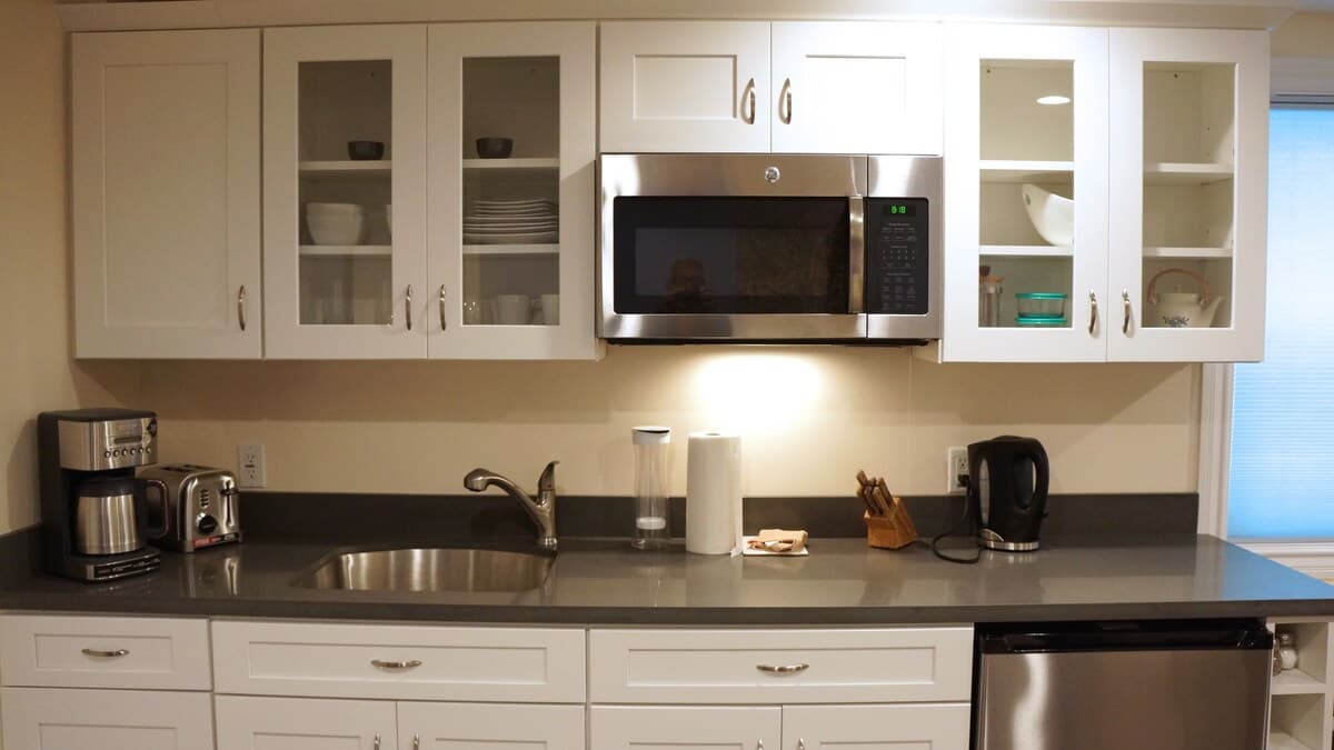The Suite! Large cozy studio with private entrance - Photo 10