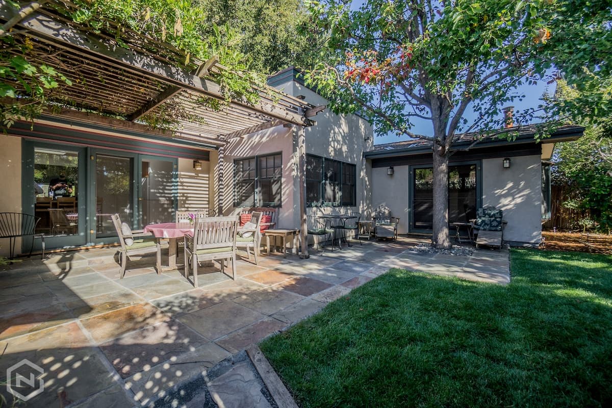 Home in Palo Alto · ★4.93 · 4 bedrooms · 4 beds · 3 baths - Image 52