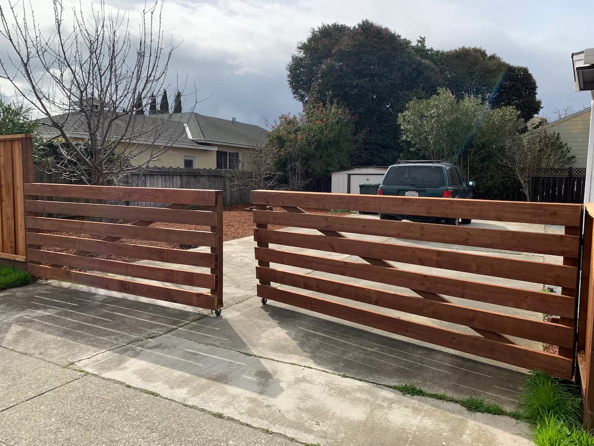 Home in East Palo Alto · ★4.88 · 3 bedrooms · 3 beds · 1.5 baths - Image 45