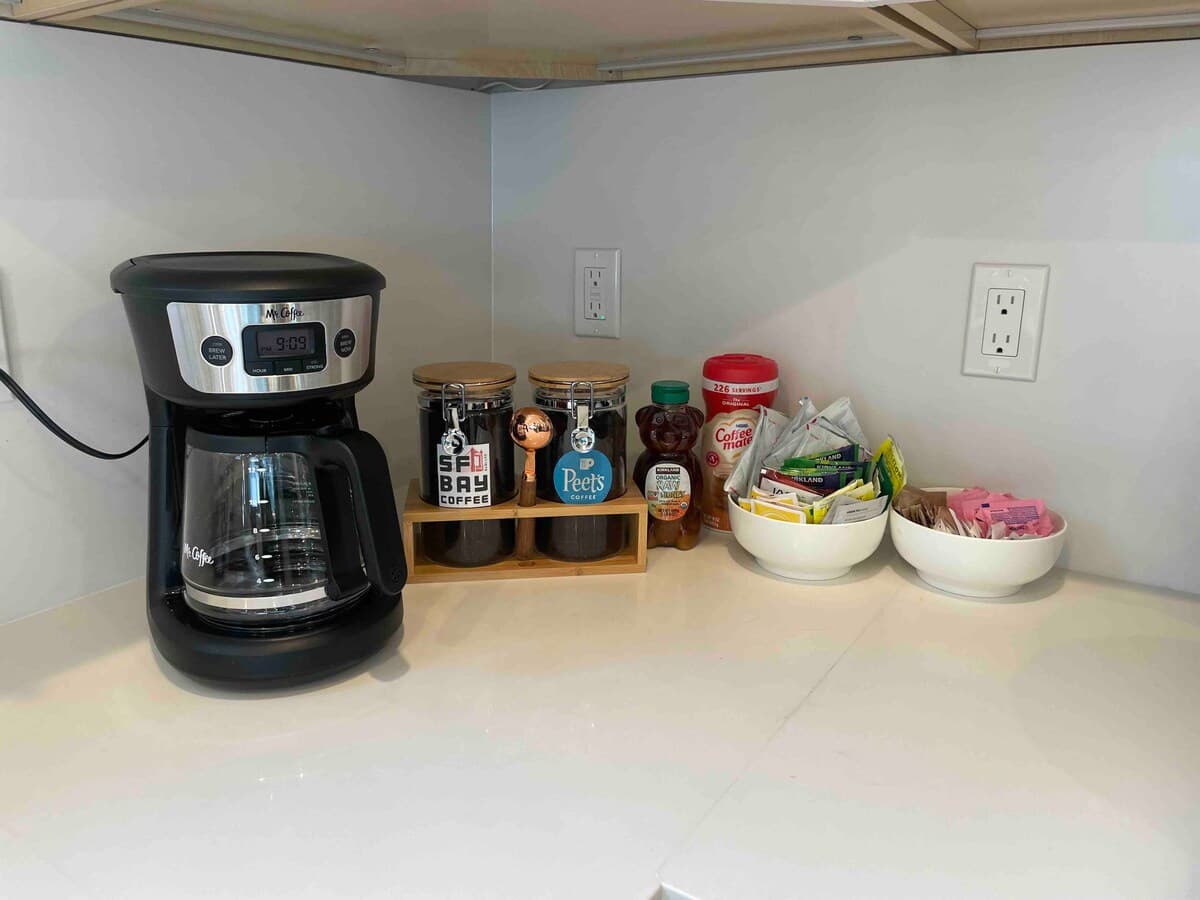 Newly Remodeled 3BR with Ocean View & Parking - Photo 11