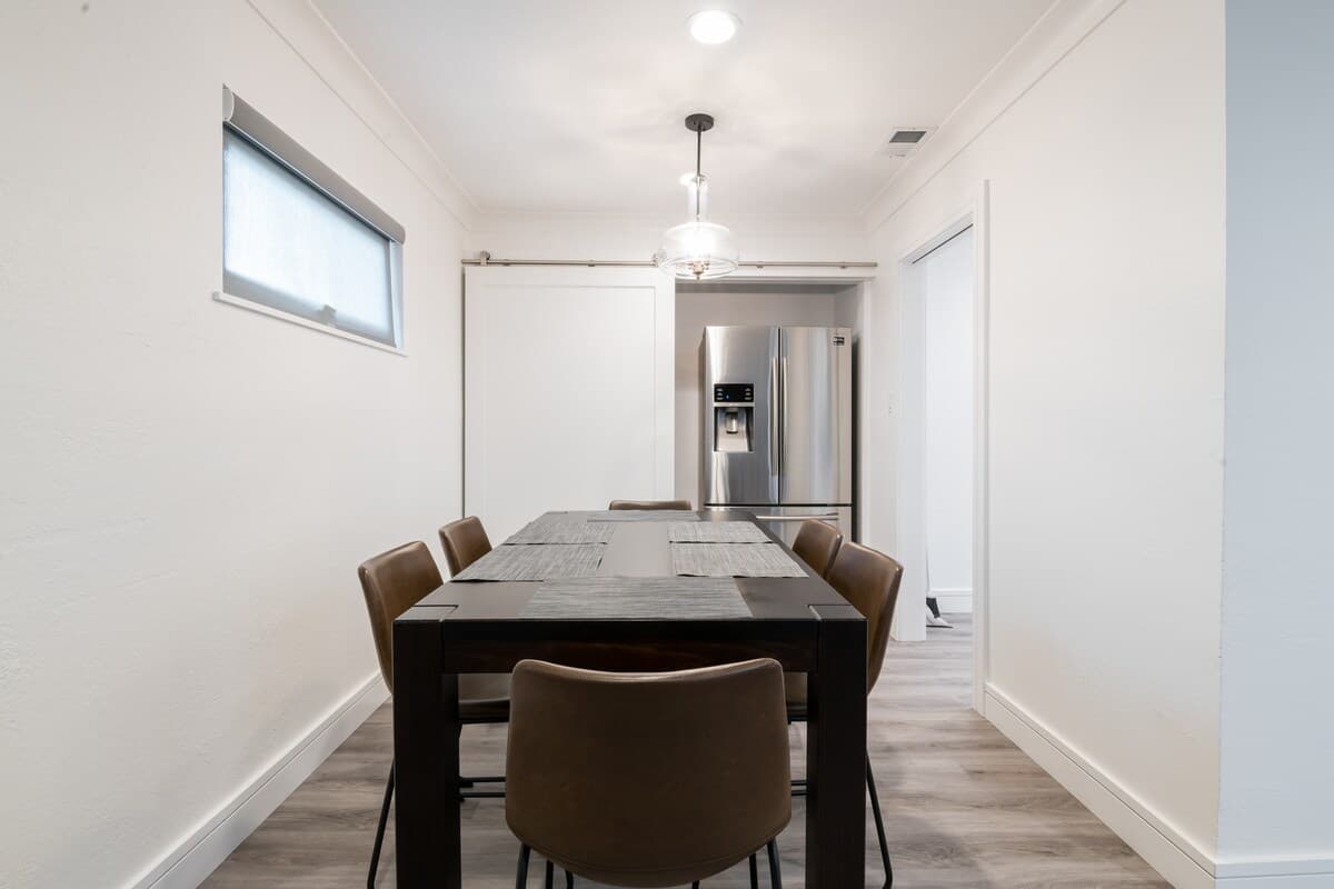 Home in East Palo Alto · ★4.88 · 3 bedrooms · 3 beds · 1.5 baths - Image 20