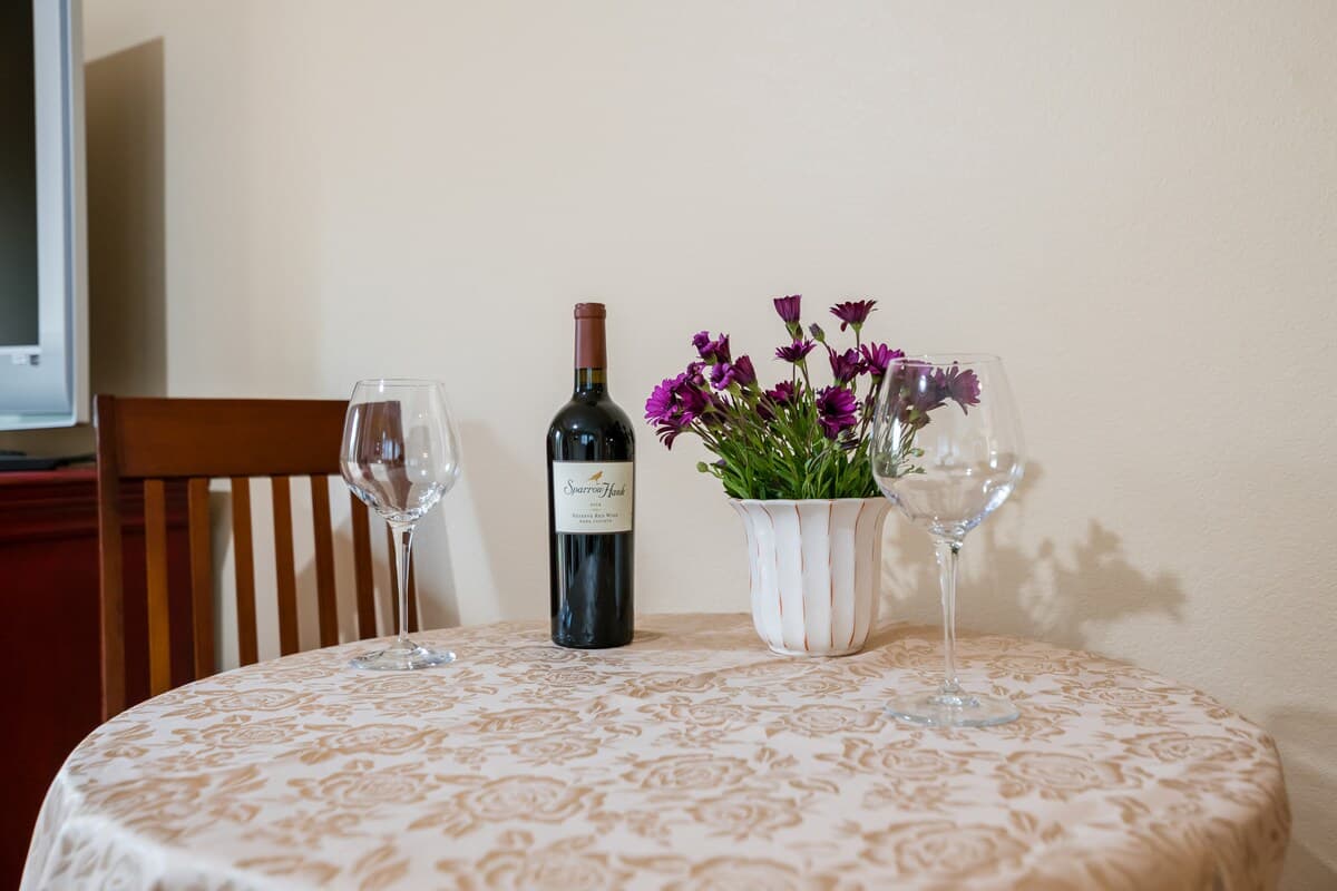 Charming guest unit in picturesque Palo Alto - Image 14