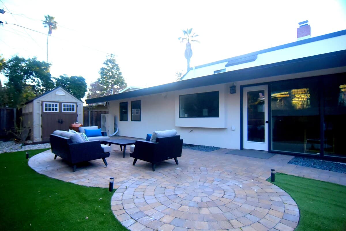 Home in Palo Alto · ★4.96 · 5 bedrooms · 7 beds · 4.5 baths - Image 50