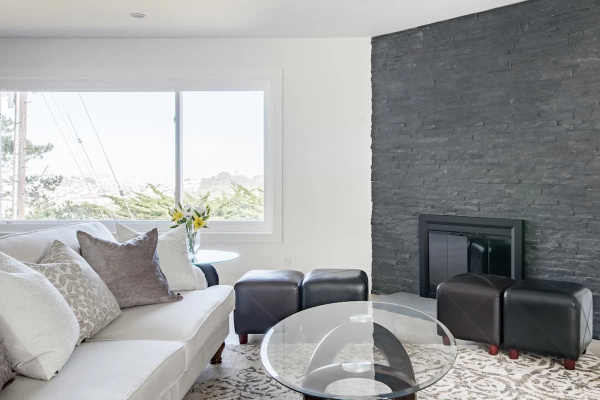 Home in Daly City · ★4.88 · 4 bedrooms · 6 beds · 2 baths - Image 2