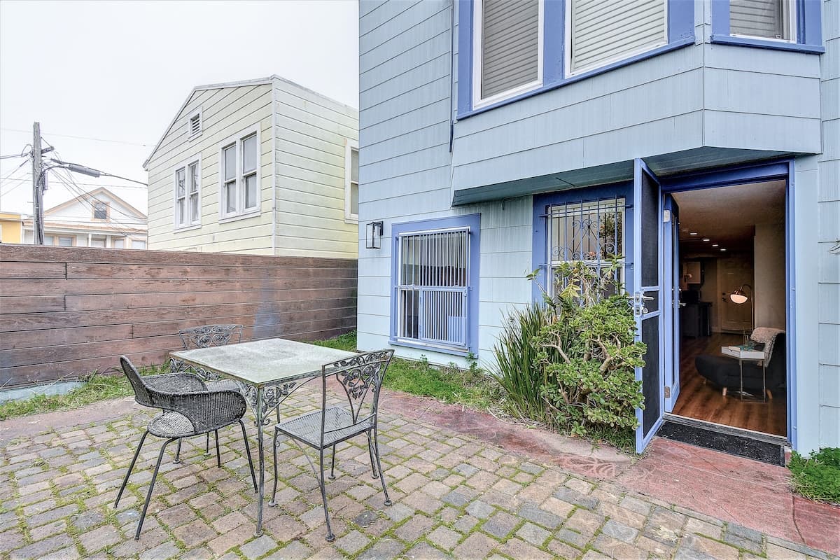 Two Bedroom SF Suite with Private Entrance - Image 16