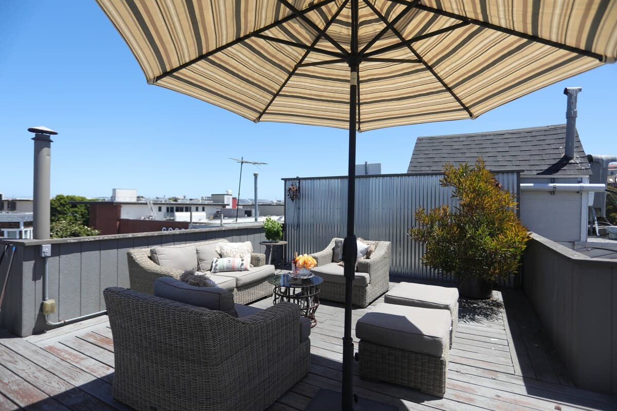 Bay View Condo with Private Roof Deck Near Wharf - Photo 30