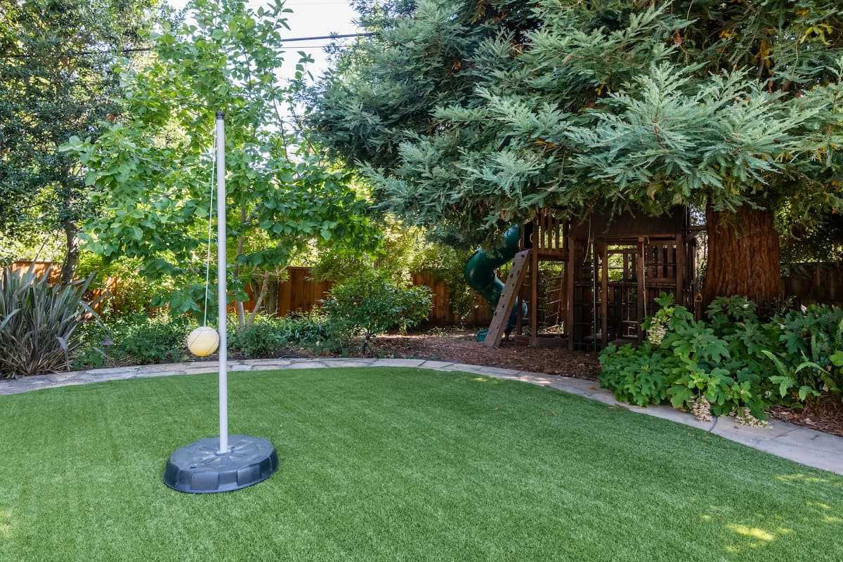 Home in Menlo Park · ★4.91 · 4 bedrooms · 5 beds · 2.5 baths - Image 28