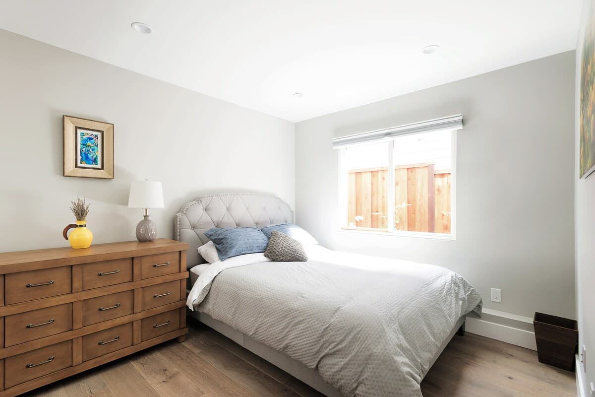 Clean & Private Family Guest Suite near the Beach - Photo 15