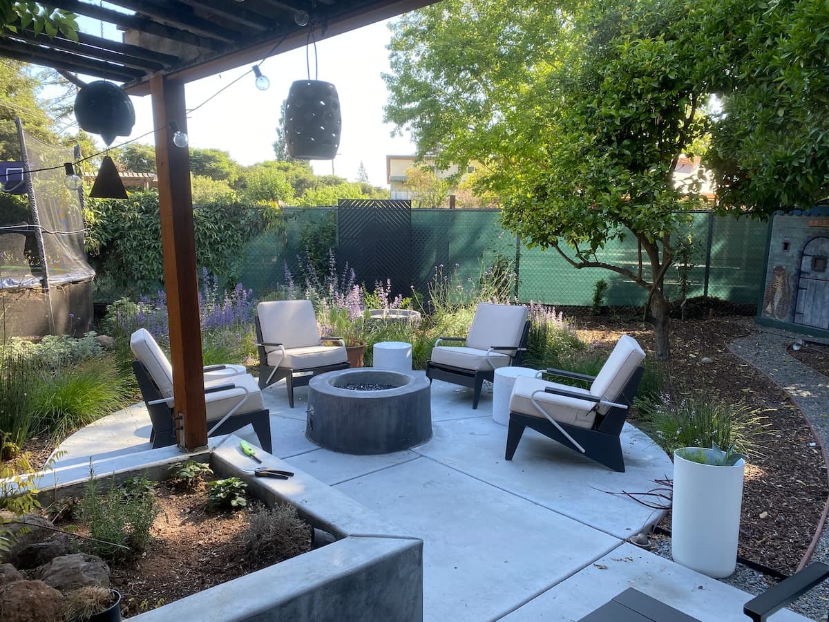 Eichler Home with Hot Tub & Fruit Trees - Photo 1