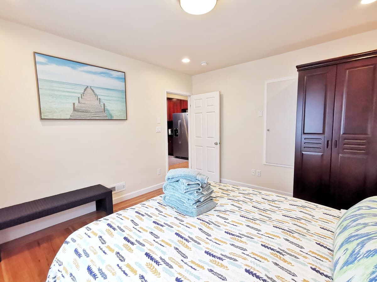 Private Upper Level, 3BR/3BA Near BART - Photo 16