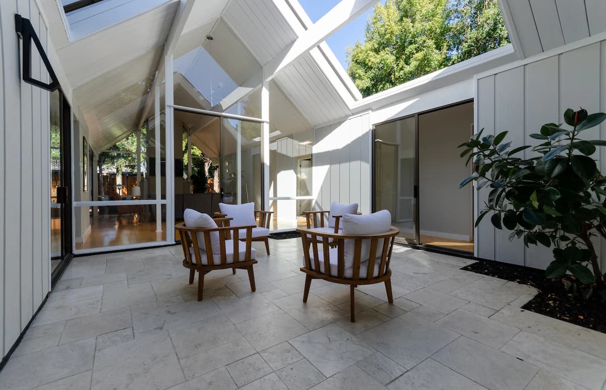 Home in Palo Alto · ★5.0 · 5 bedrooms · 6 beds · 3 baths - Image 34