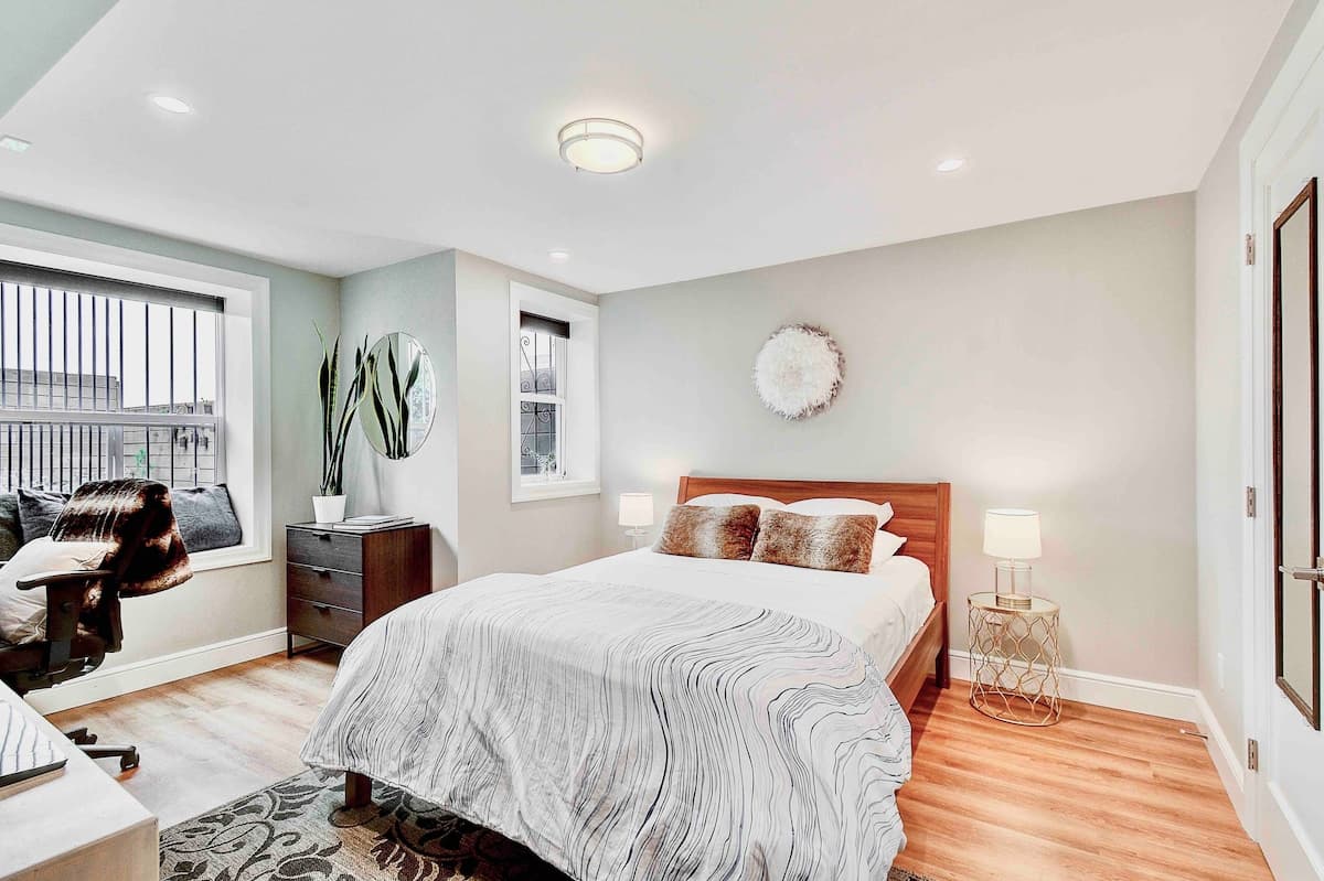Two Bedroom SF Suite with Private Entrance - Image 7