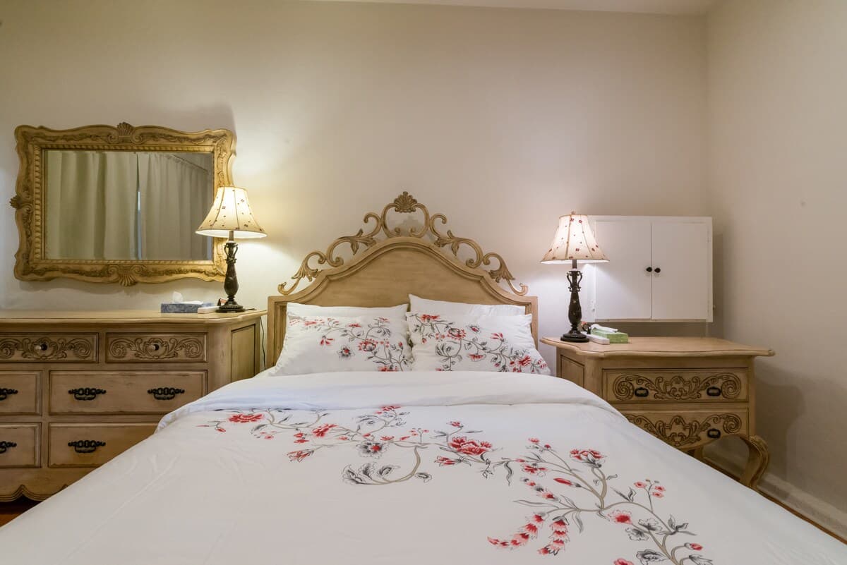Guesthouse in Menlo Park · ★4.85 · 2 bedrooms · 4 beds · 1 bath - Image 17